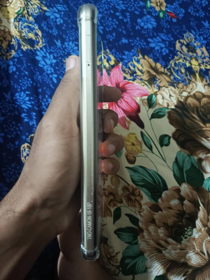Tecno CAMON 18T 1