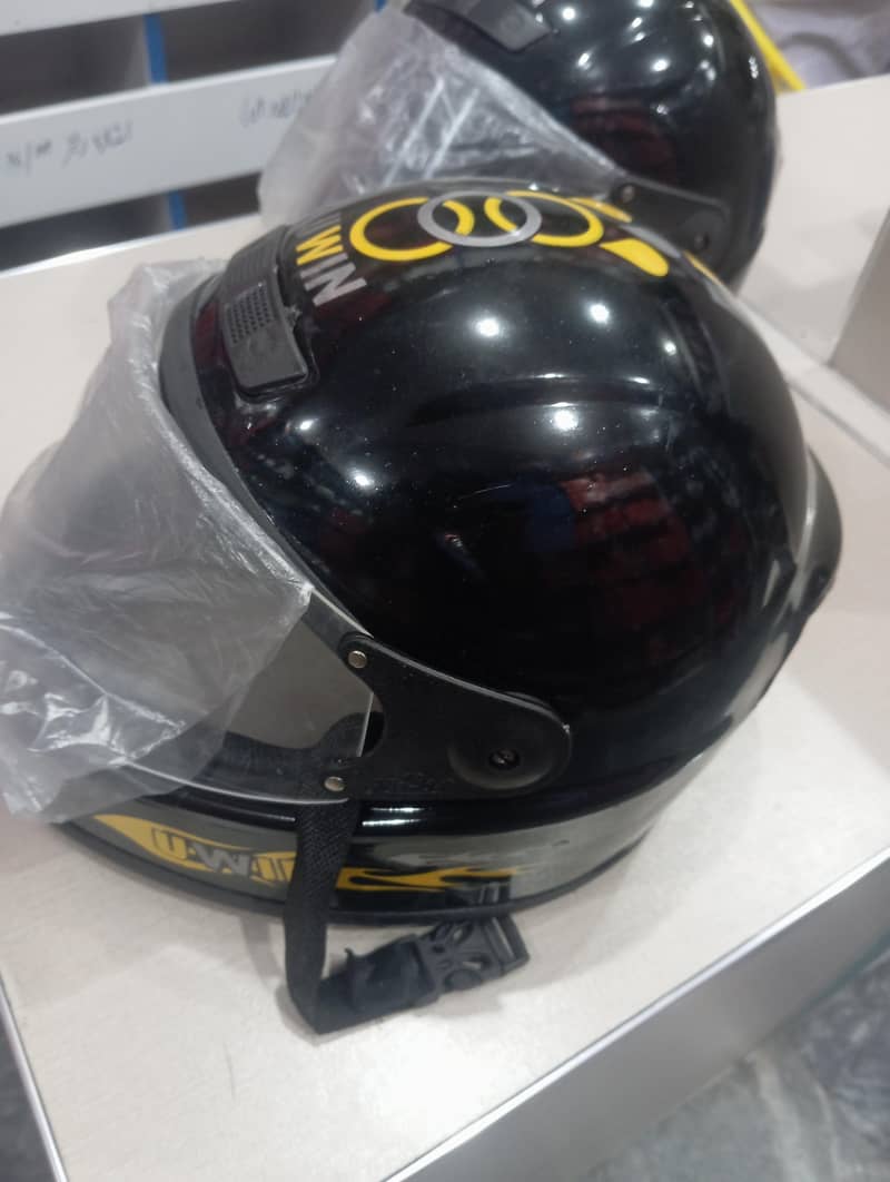 helmet Uwin brand 1