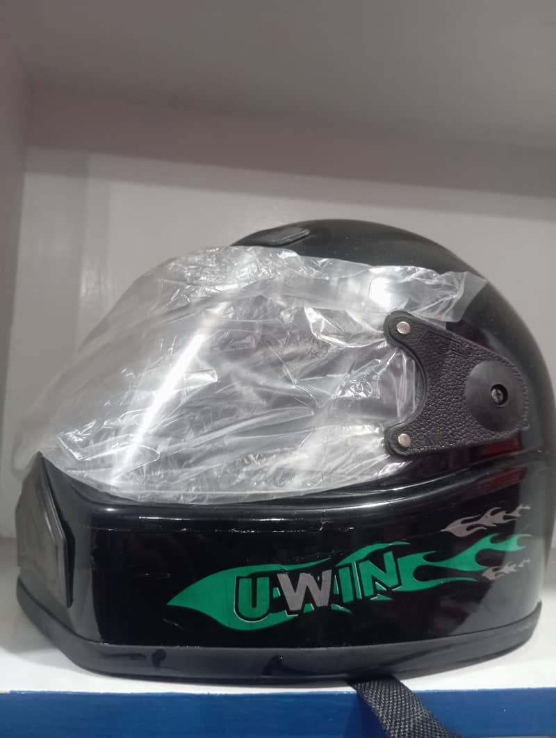 helmet Uwin brand 3