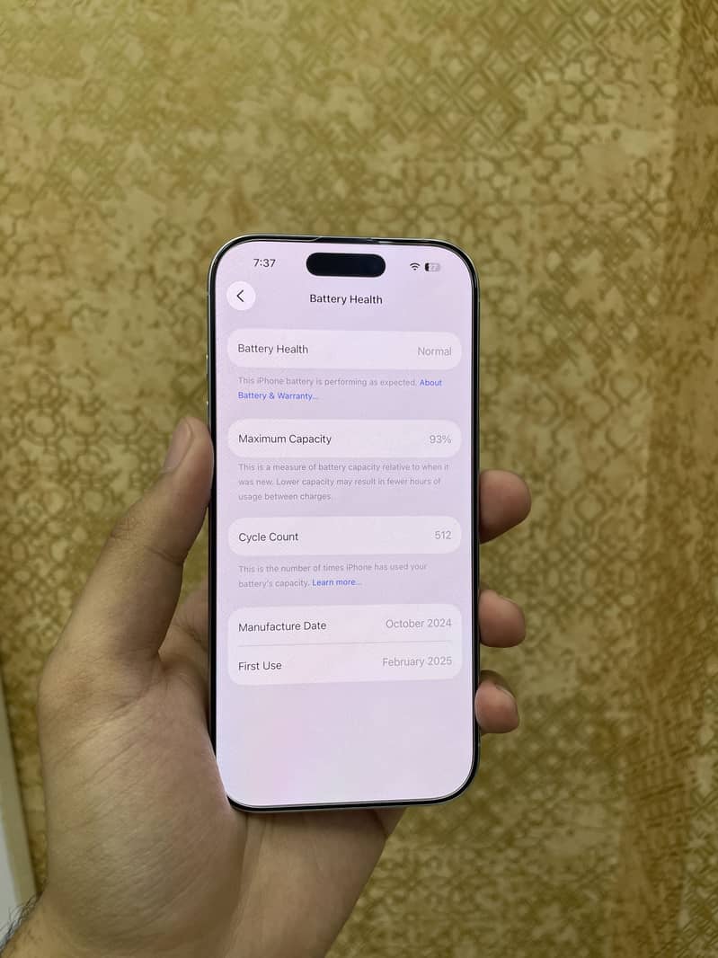 Apple iPhone 16 Pro 1