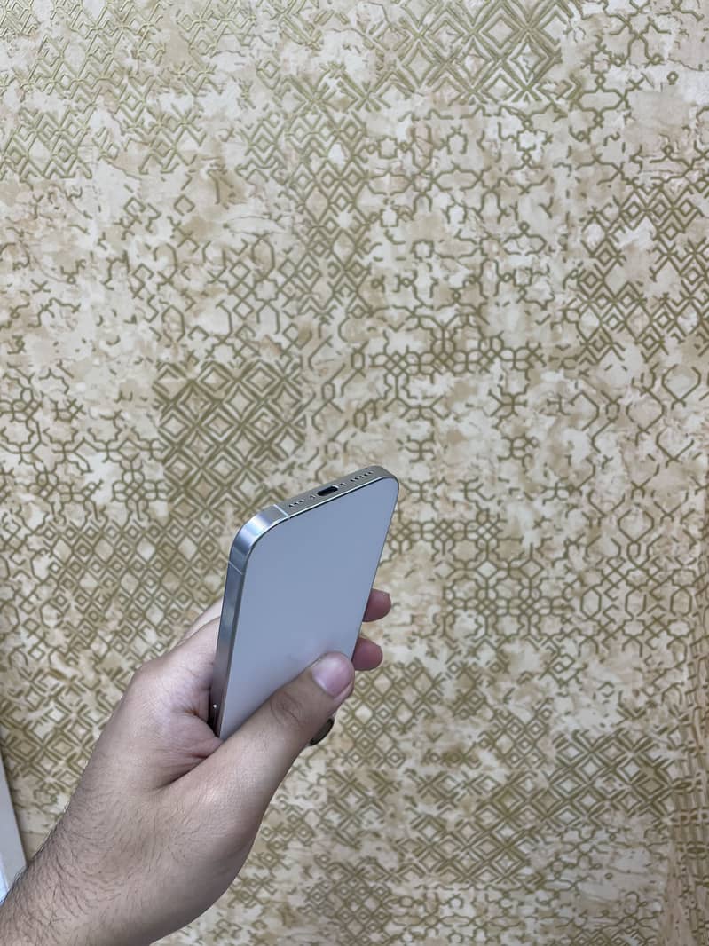 Apple iPhone 16 Pro 6