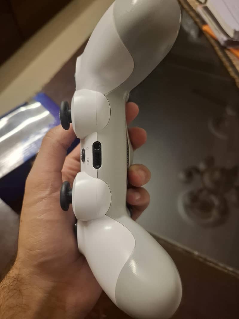 PS Dualshock 4 (ps4) controller 3