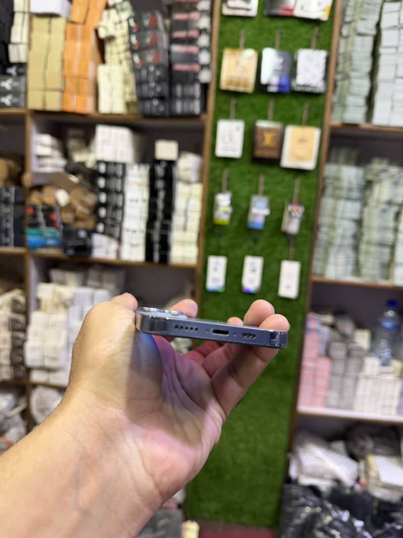 Apple iPhone 13 Pro 3