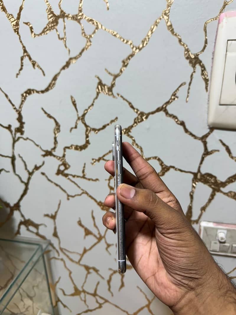 Apple iPhone X 3