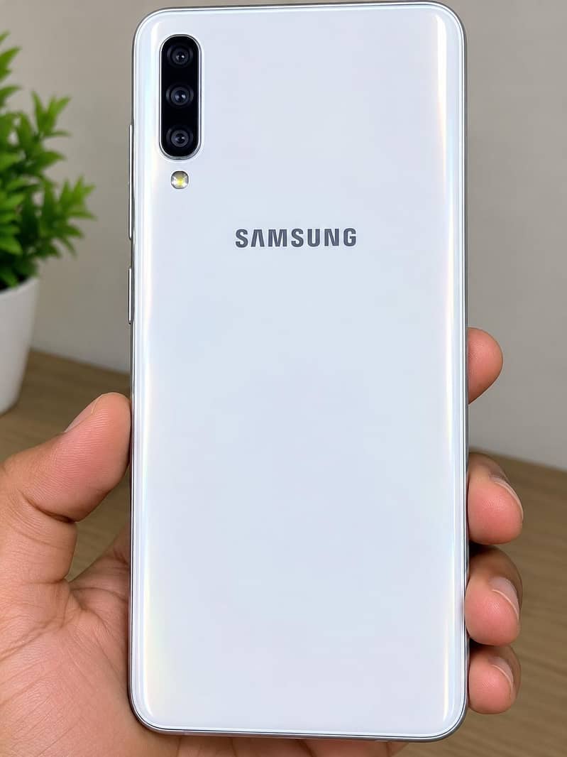 Samsung Mobile A70 0