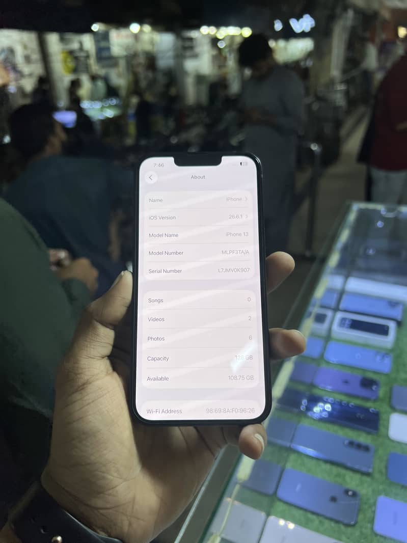 Apple iPhone 13 0