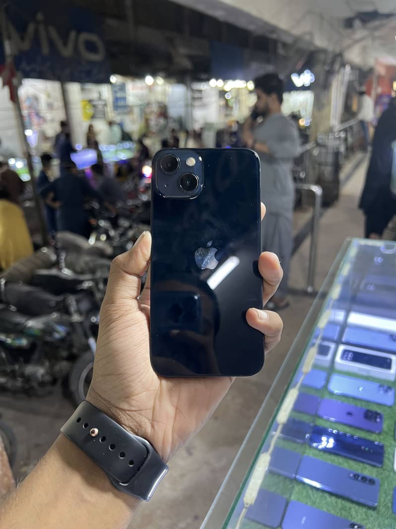 Apple iPhone 13 4
