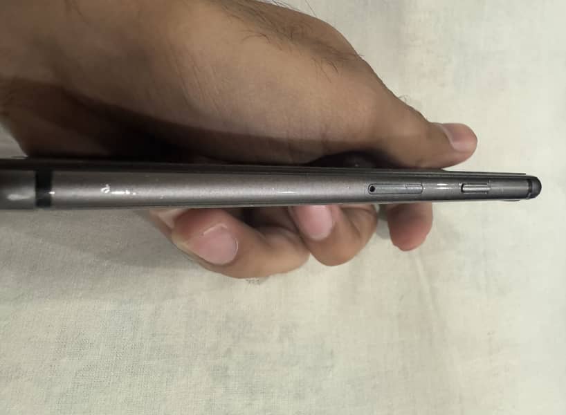 Apple iPhone 8 3
