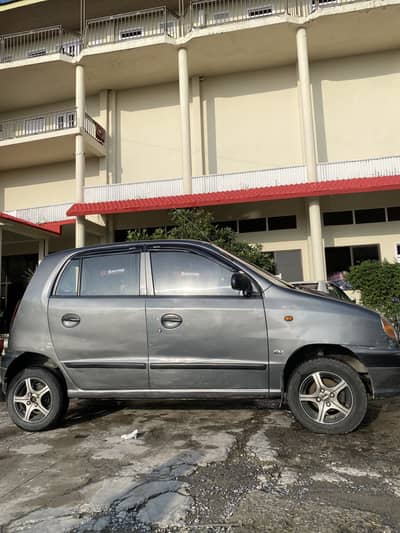 Family used Santro car   03224707279
