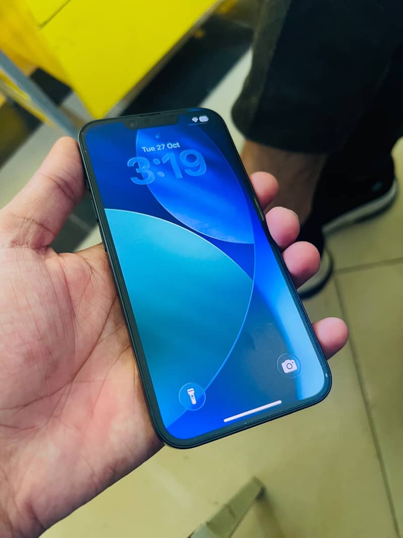 Apple iPhone 14 3