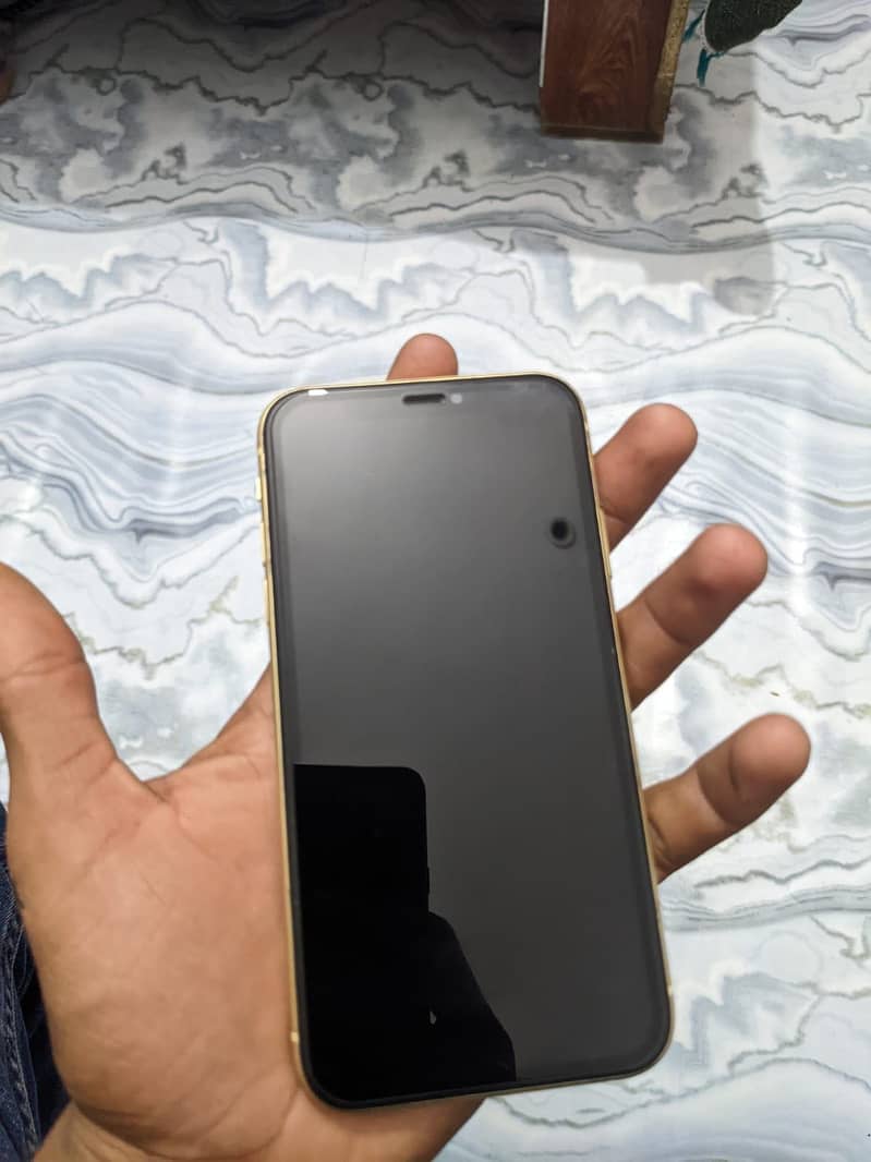Apple iPhone XR 1