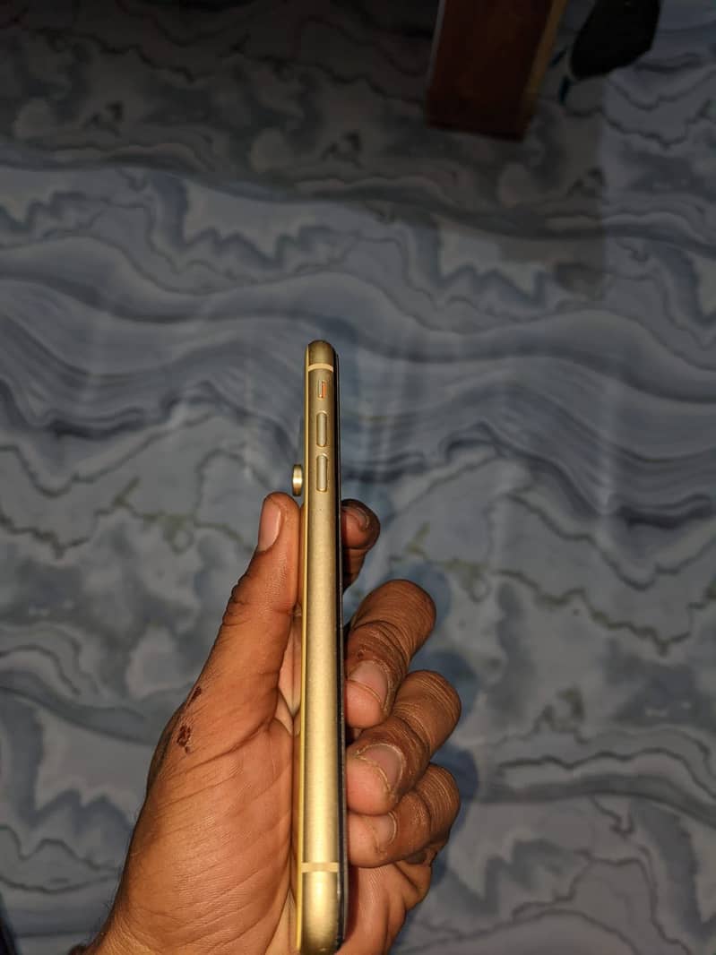 Apple iPhone XR 5