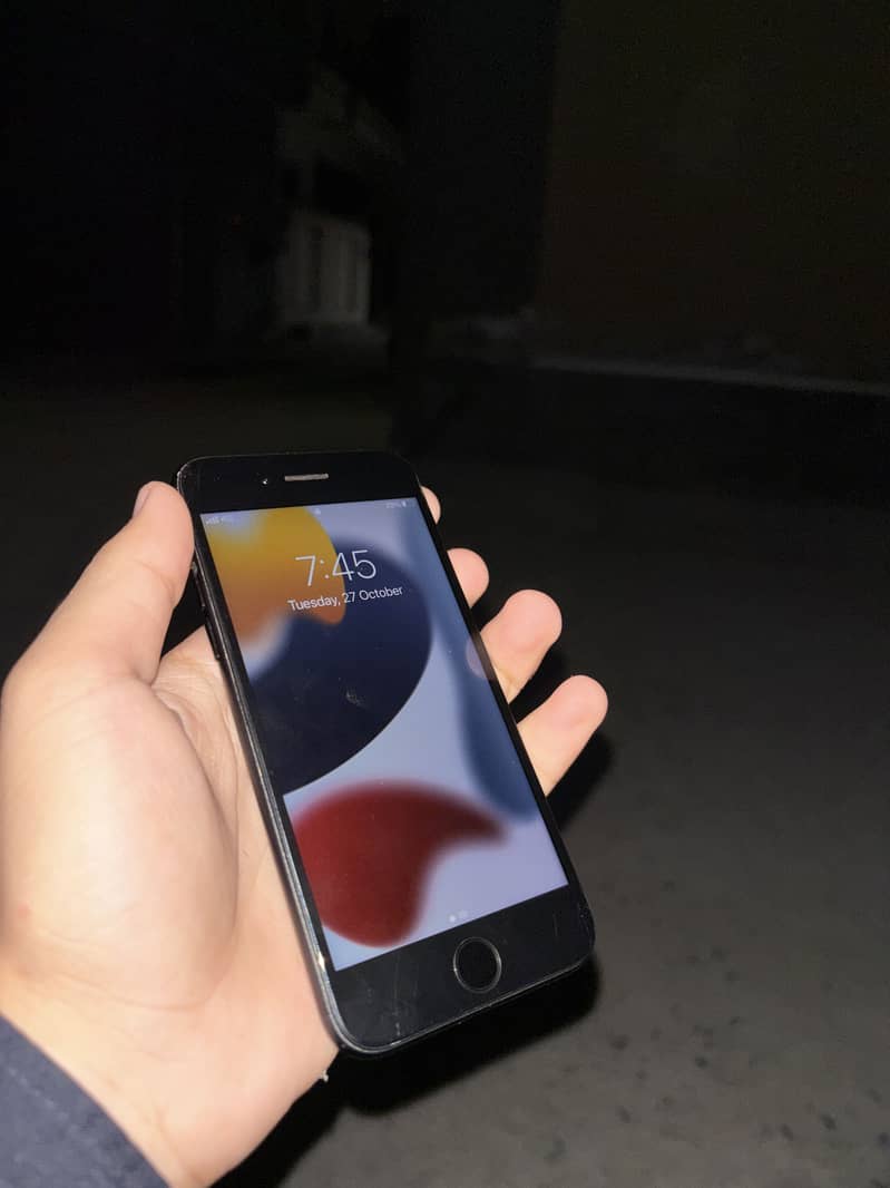 Apple iPhone 7 1