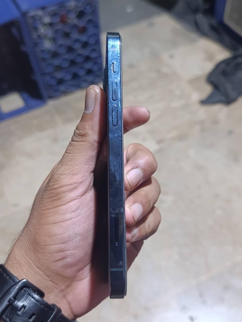 Apple iPhone 12 Pro 4
