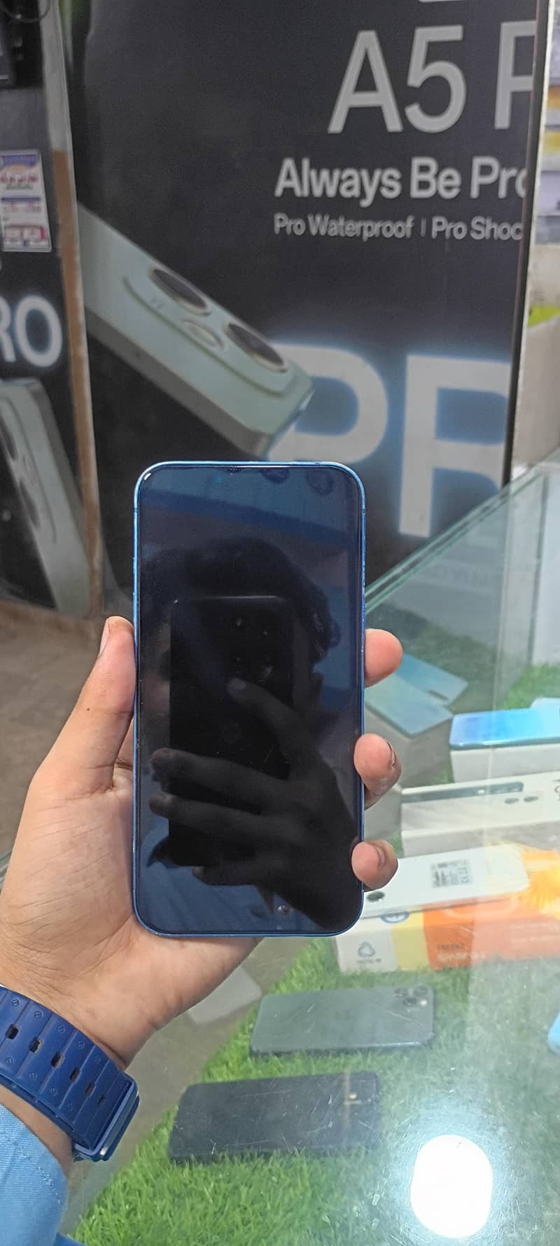 Apple iPhone 13 5