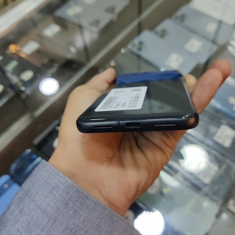 Google Pixel 8 4