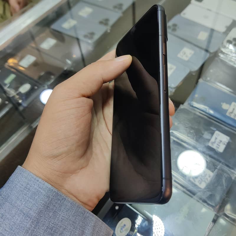 Google Pixel 8 5