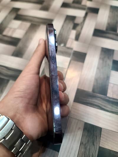 Apple iPhone 14 Pro and Techno spark 30C pta