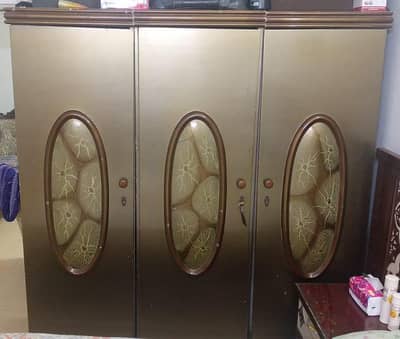 3 Door Almari , Wooden , All Locks Are In Working Condition