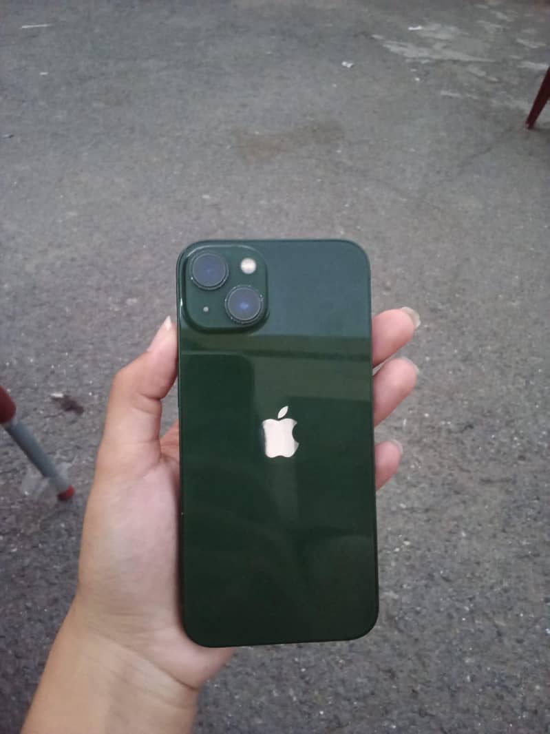 Apple iPhone 13 0