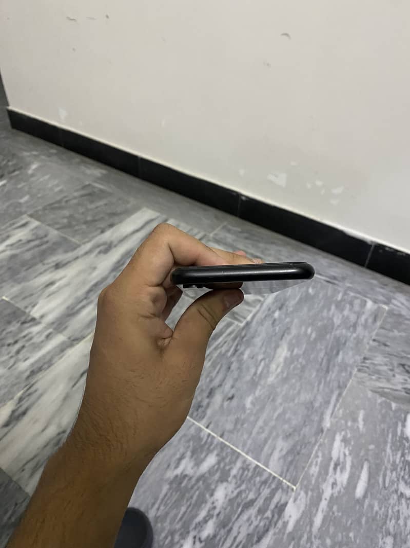 Apple iPhone XR 5