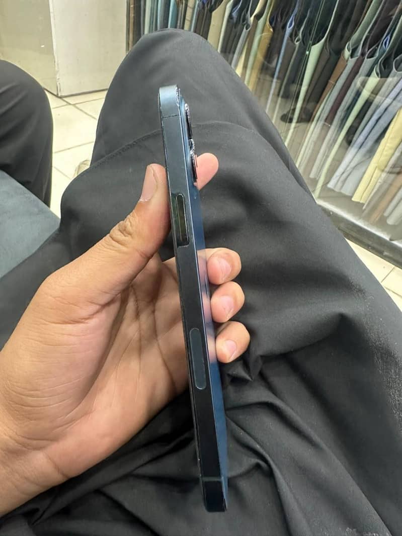 Apple iPhone 12 Pro Max 4