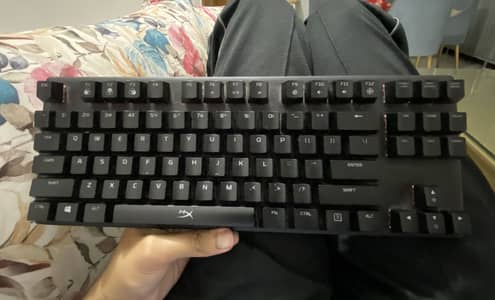 HyperX Alloy origins keyboard, RGB lights, excellent condition