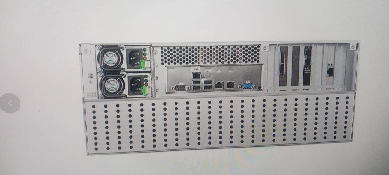 24-Slot High-performance Storage 0