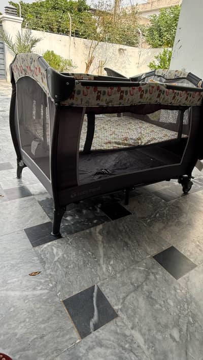 Bassinet complete for sale in Lahore