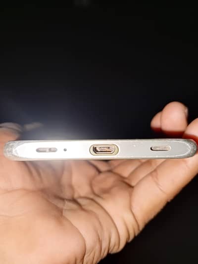 Sharp Aquos Sense