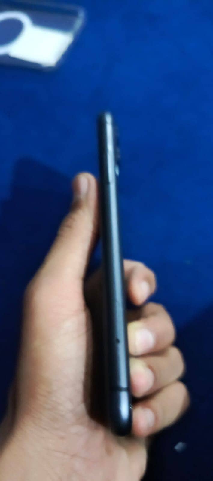 Apple iPhone 11 4