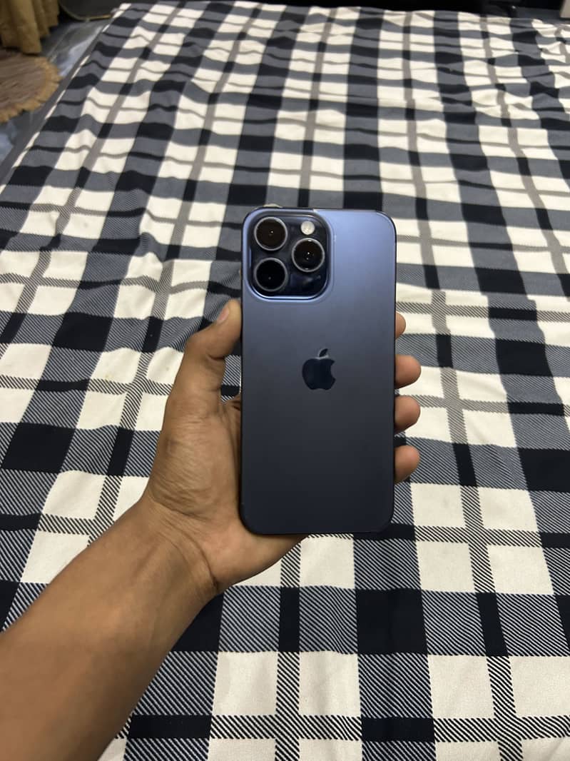 Apple iPhone 15 Pro Max 1