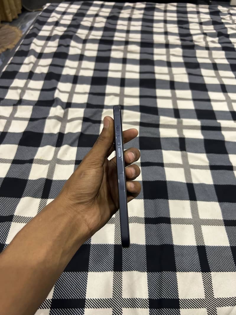 Apple iPhone 15 Pro Max 5