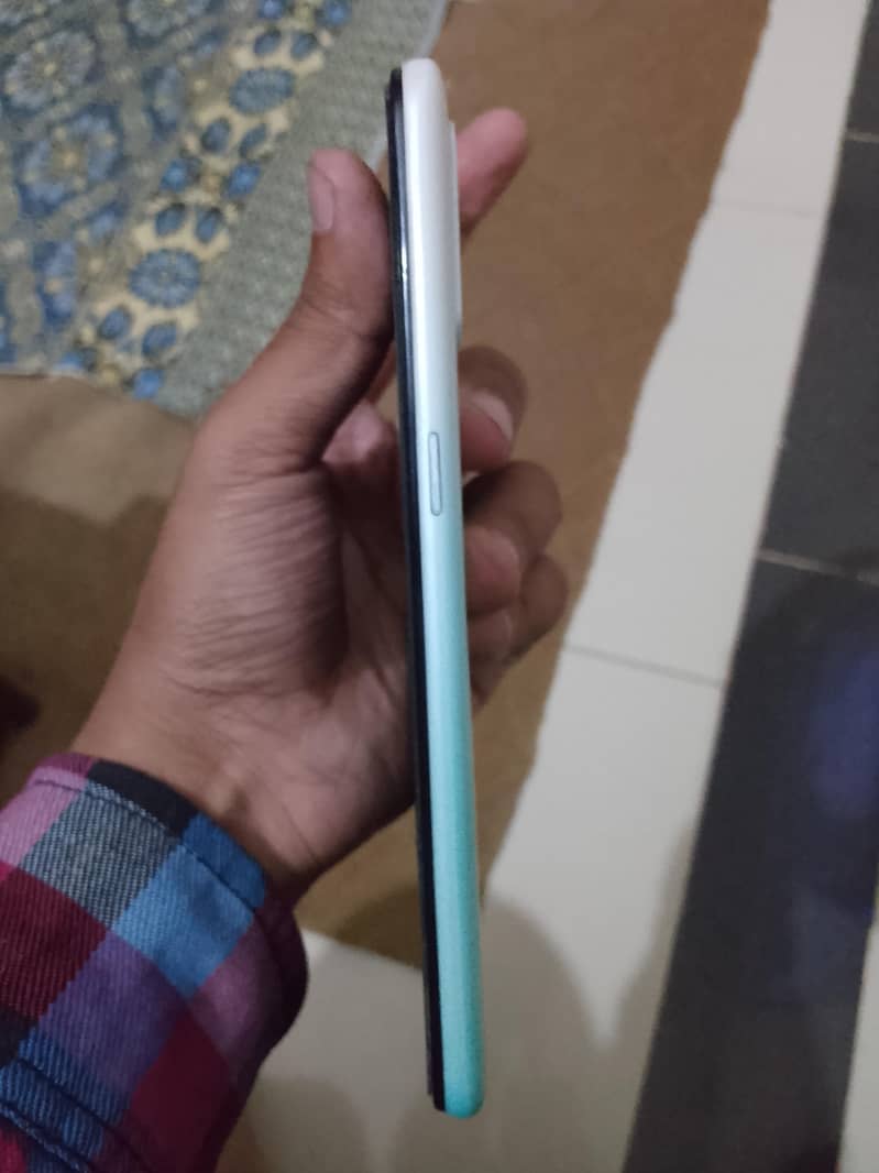OPPO A31 3