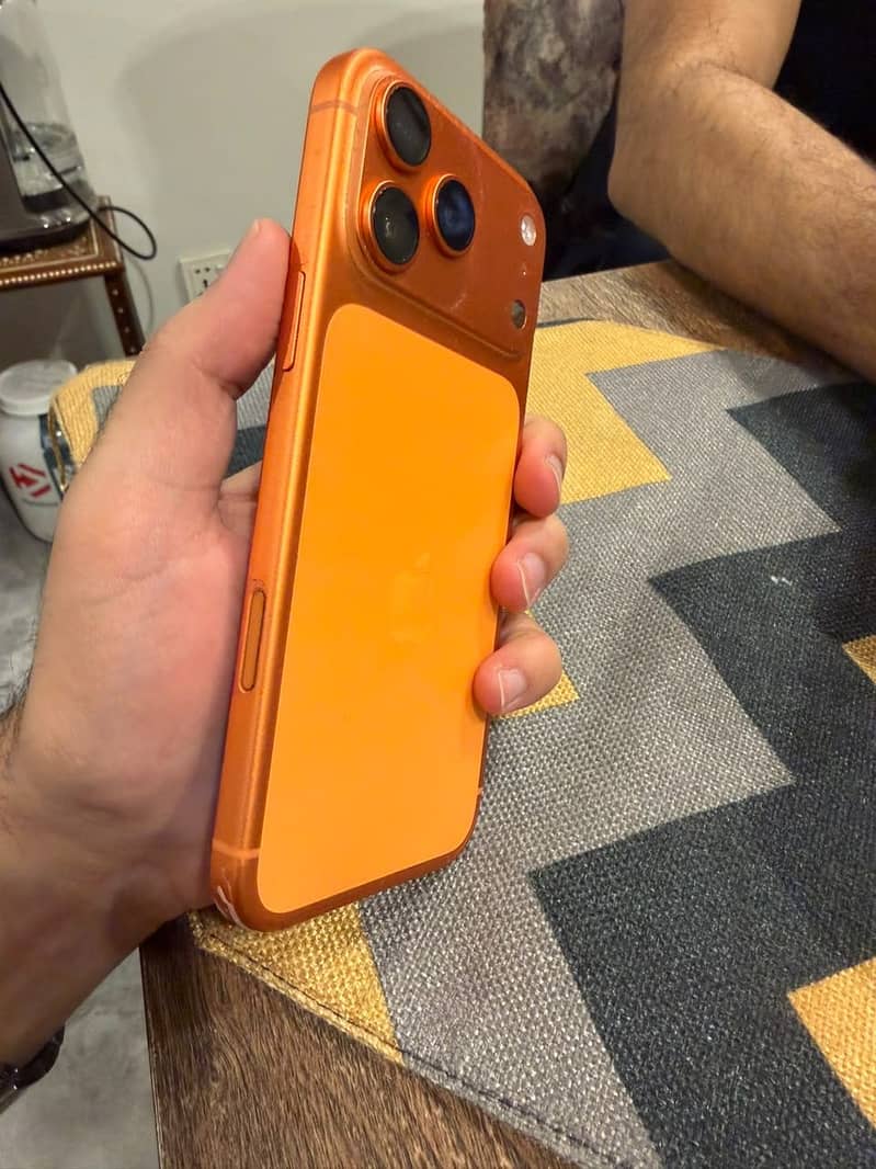 Apple iPhone 17 Pro Max 2