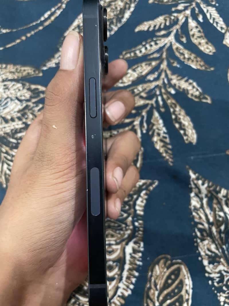 Apple iPhone 13 3
