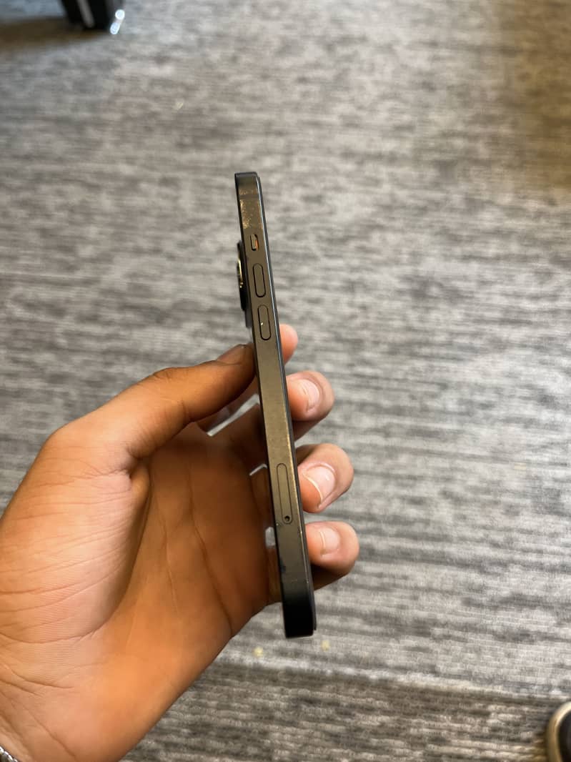 Apple iPhone 13 3