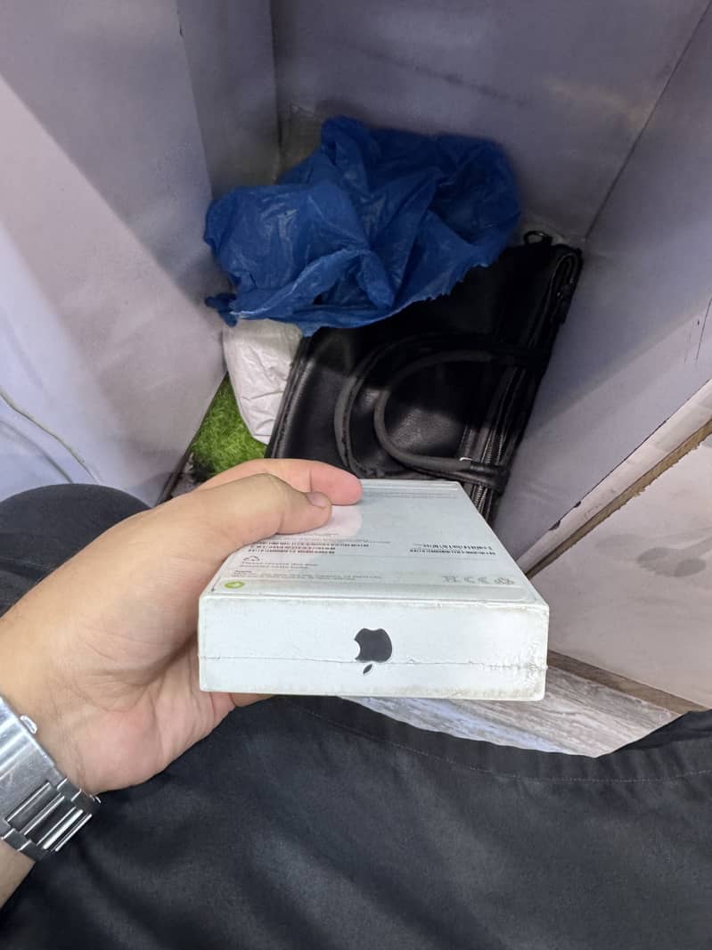 Apple iPhone 16 Pro Max 3