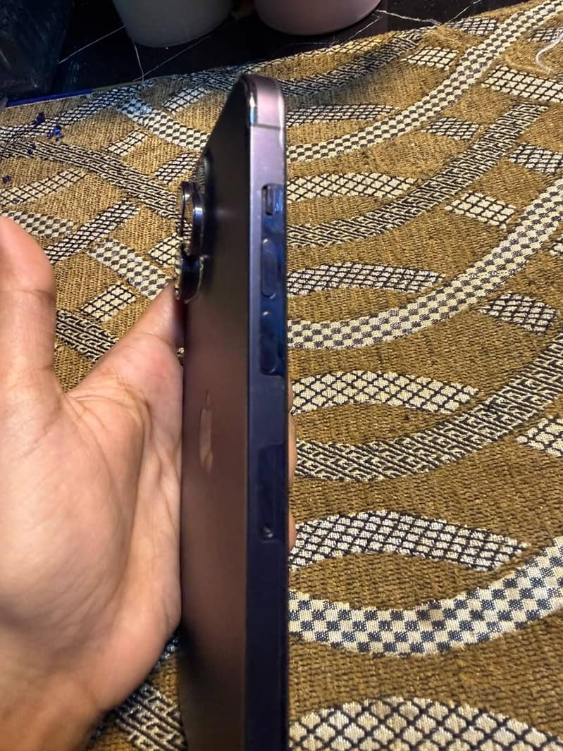 Apple iPhone 14 Pro Max 1