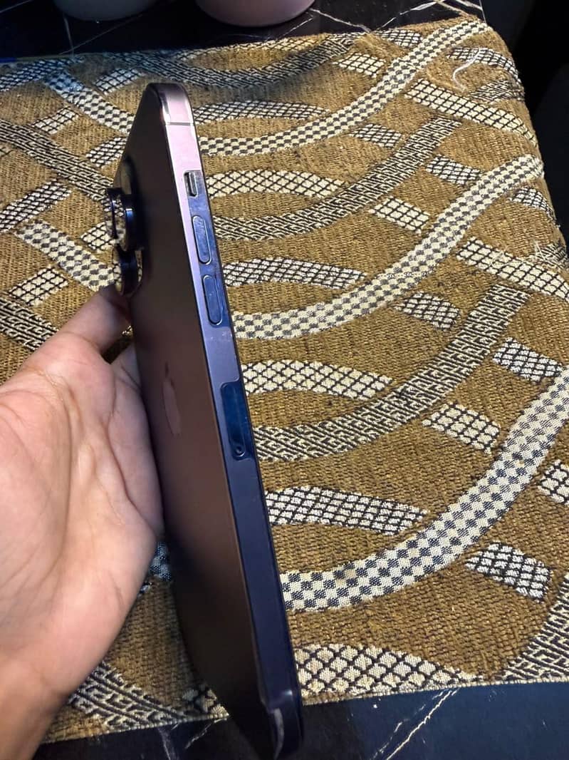 Apple iPhone 14 Pro Max 2