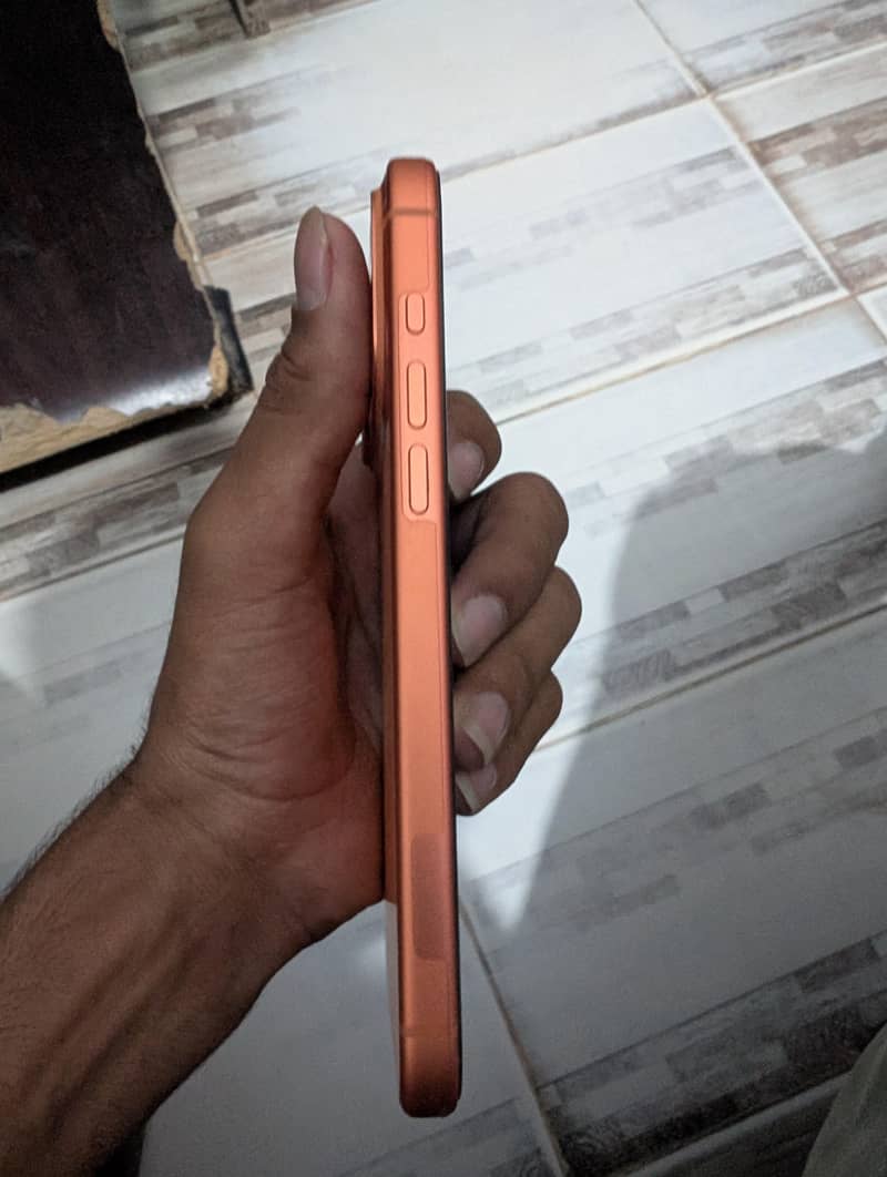 Apple iPhone 17 Pro Max 5