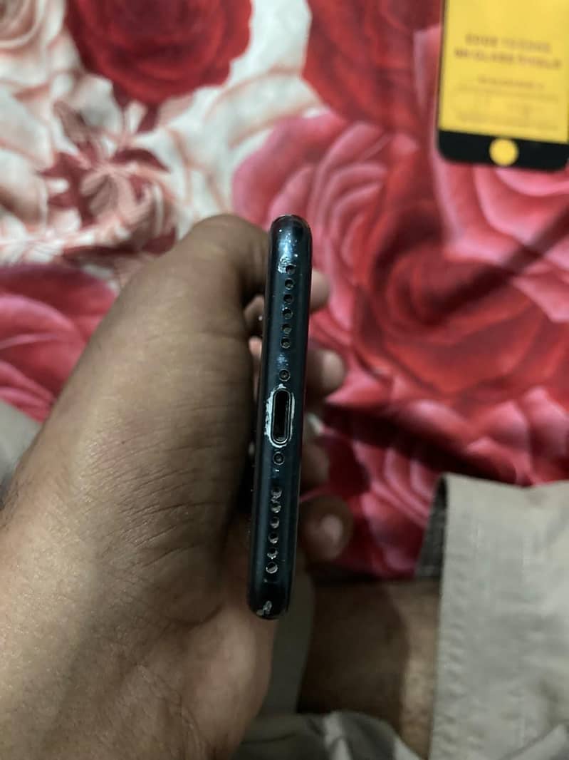 Apple iPhone SE JV 1
