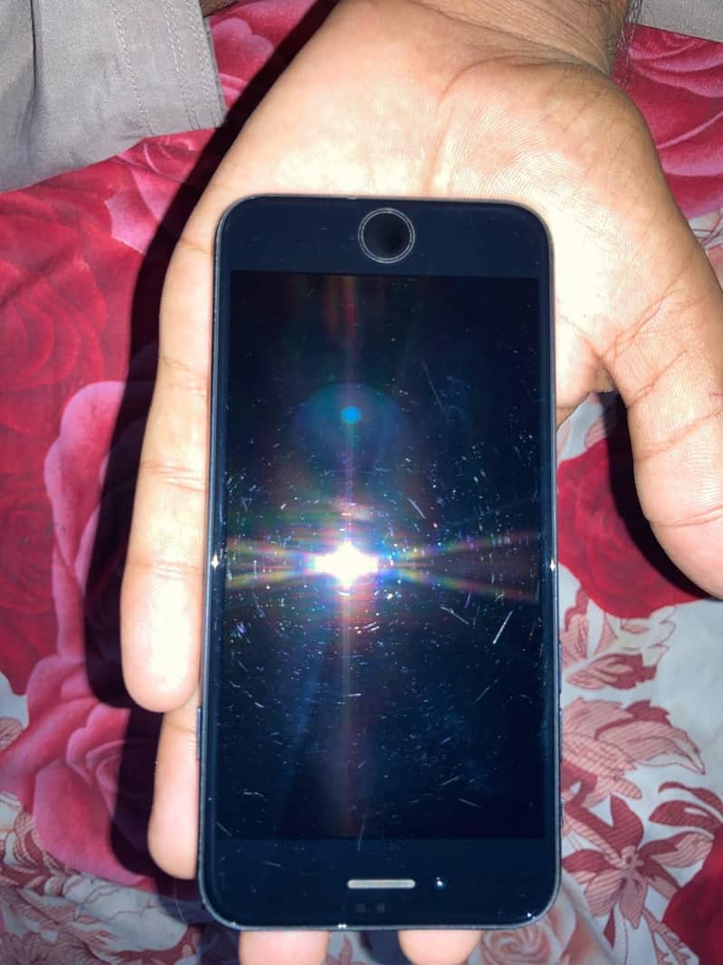Apple iPhone SE JV 9
