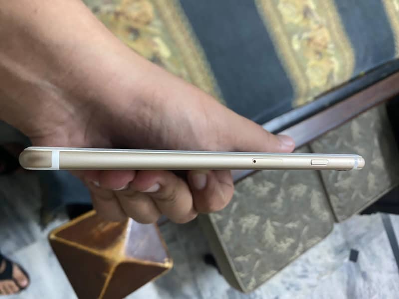 Apple iPhone 6S Plus 2