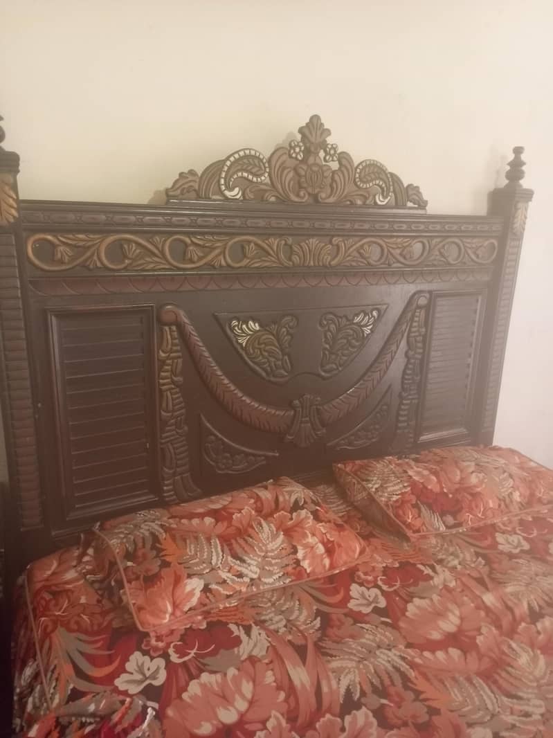 Double bed 0