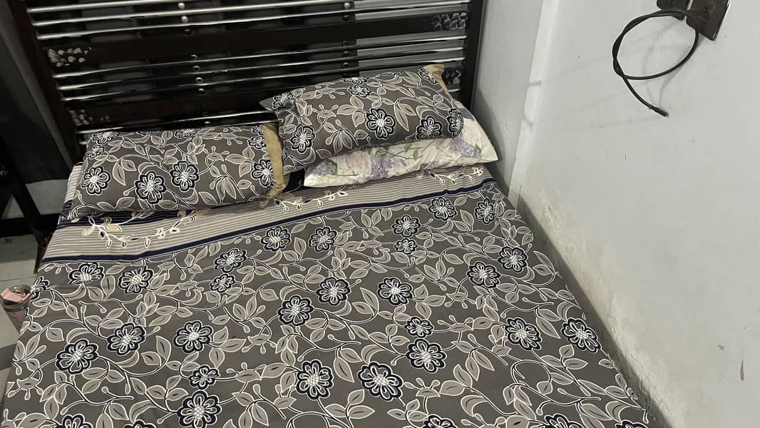 Queen iron bed 1