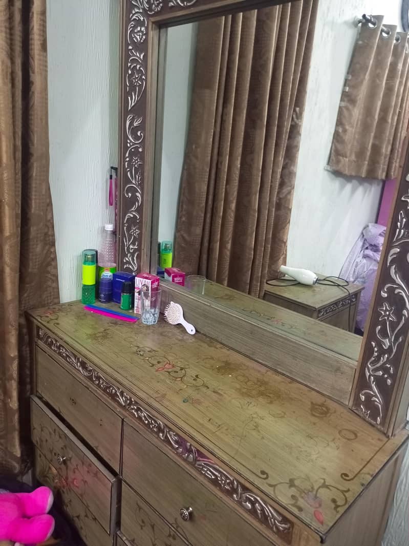 king size bed + dressing + side tables 1