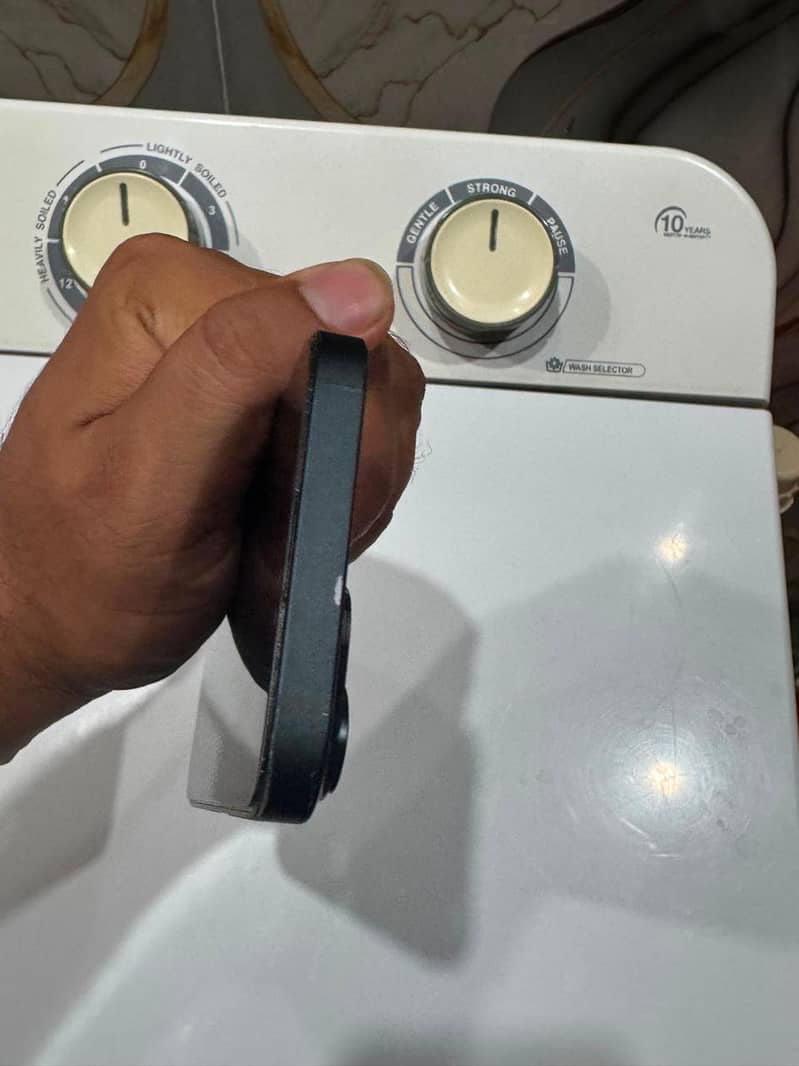 Apple iPhone 14 JV 4