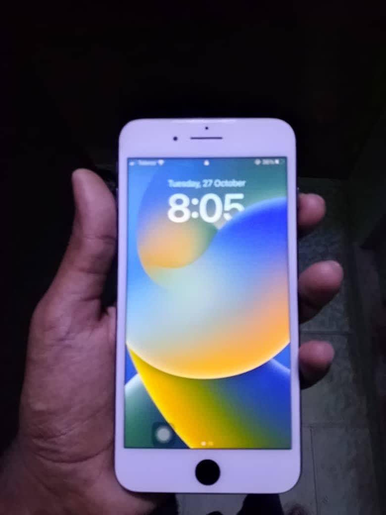Apple iPhone 8 Plus 1
