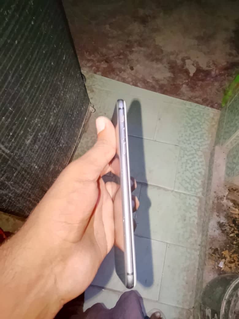 Apple iPhone 8 Plus 2